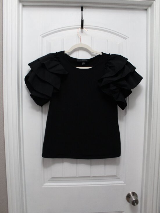 Marc Jacobs Tops - The Harlowe & Graham Women's Medium Boho Tie Front V-neck Top in colorful geomet